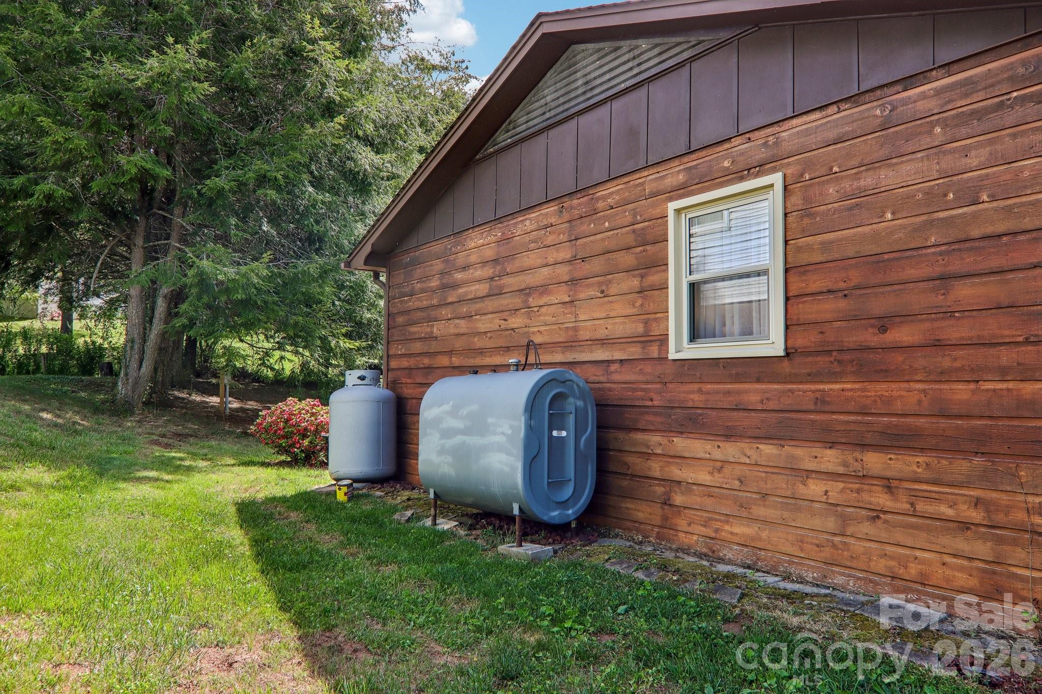 401 Lower Grassy Branch Road — Asheville