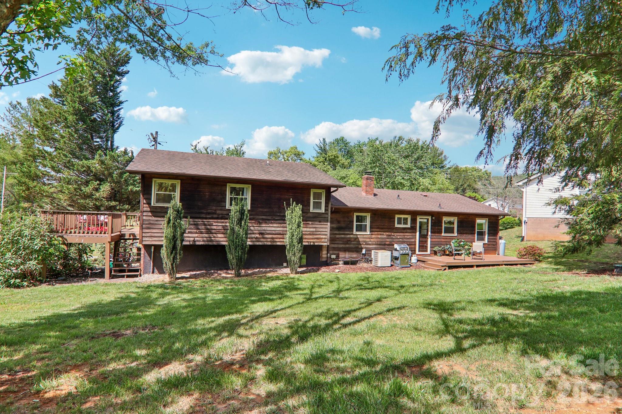 401 Lower Grassy Branch Road — Asheville