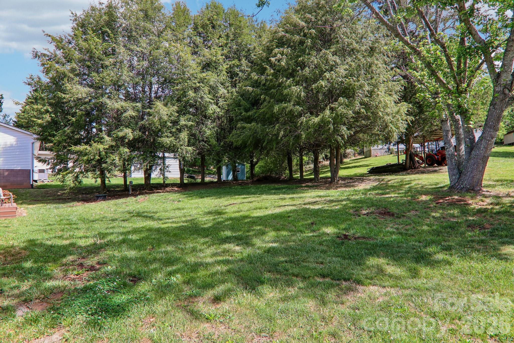 401 Lower Grassy Branch Road — Asheville