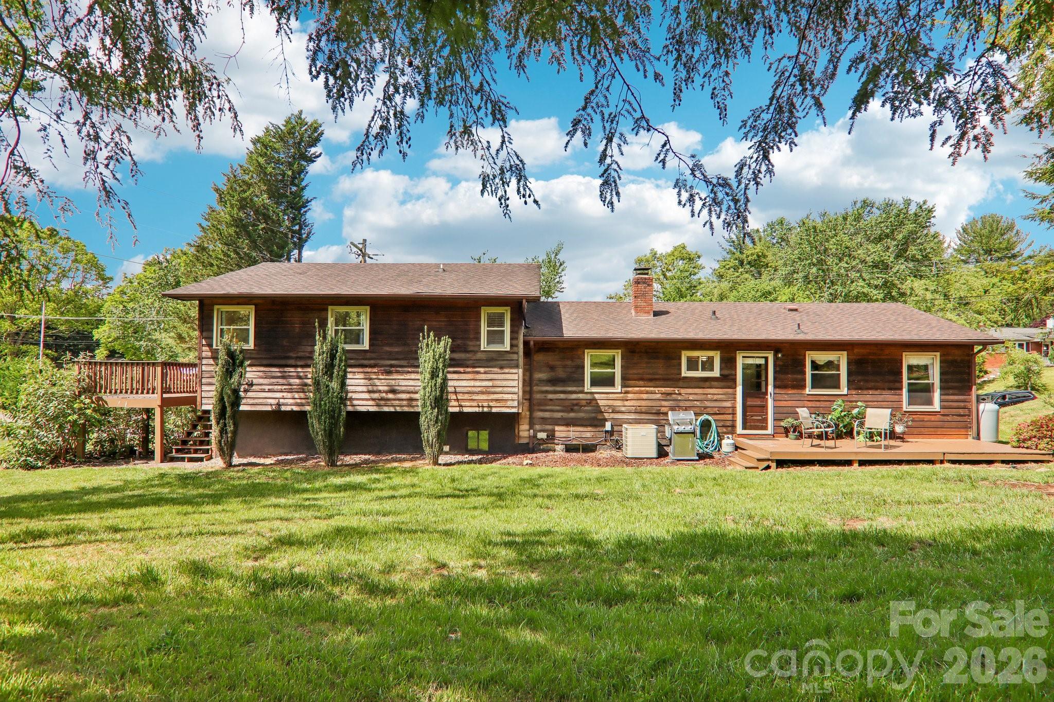 401 Lower Grassy Branch Road — Asheville