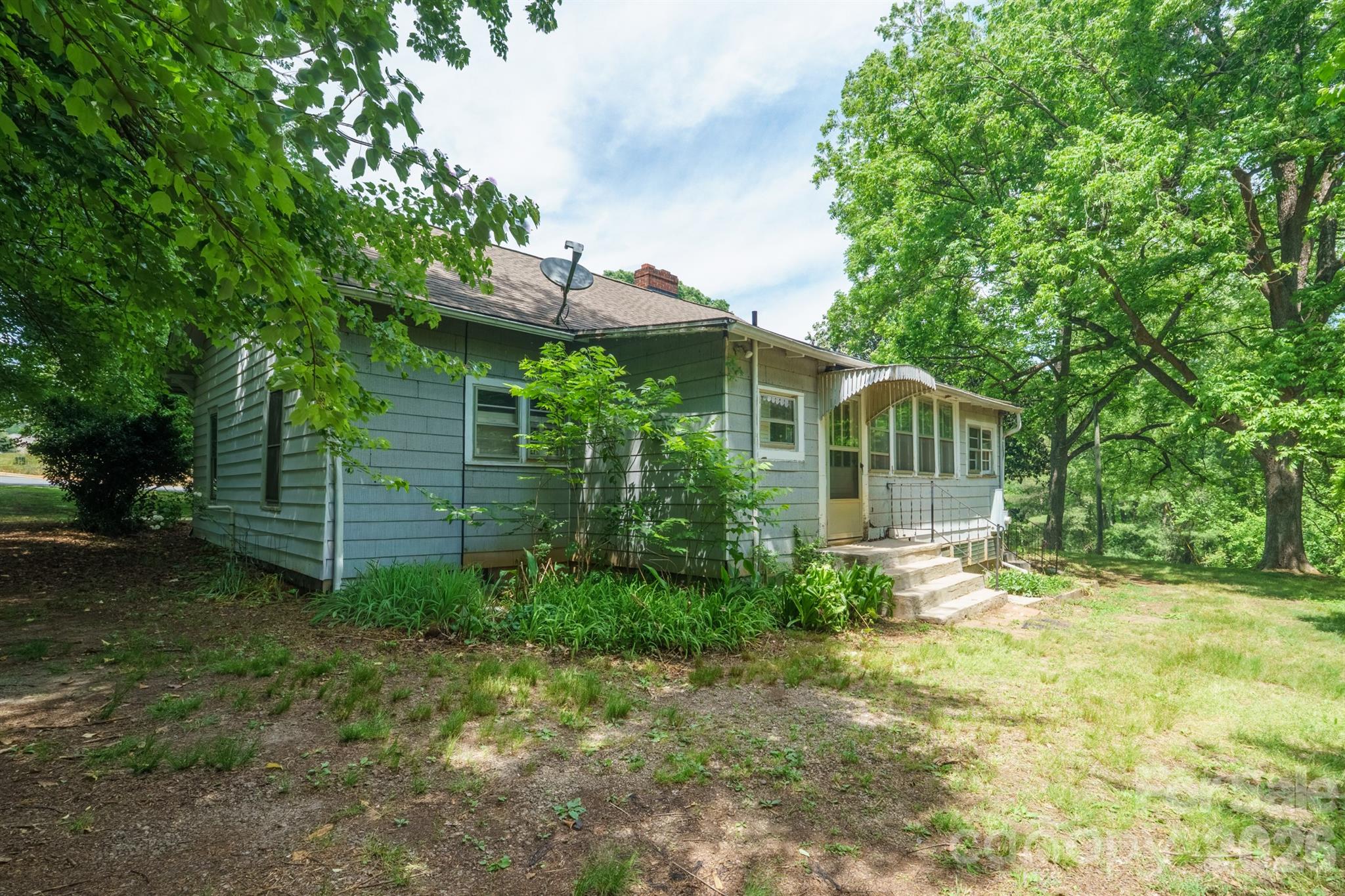 1517 E NC 10 Highway — Newton
