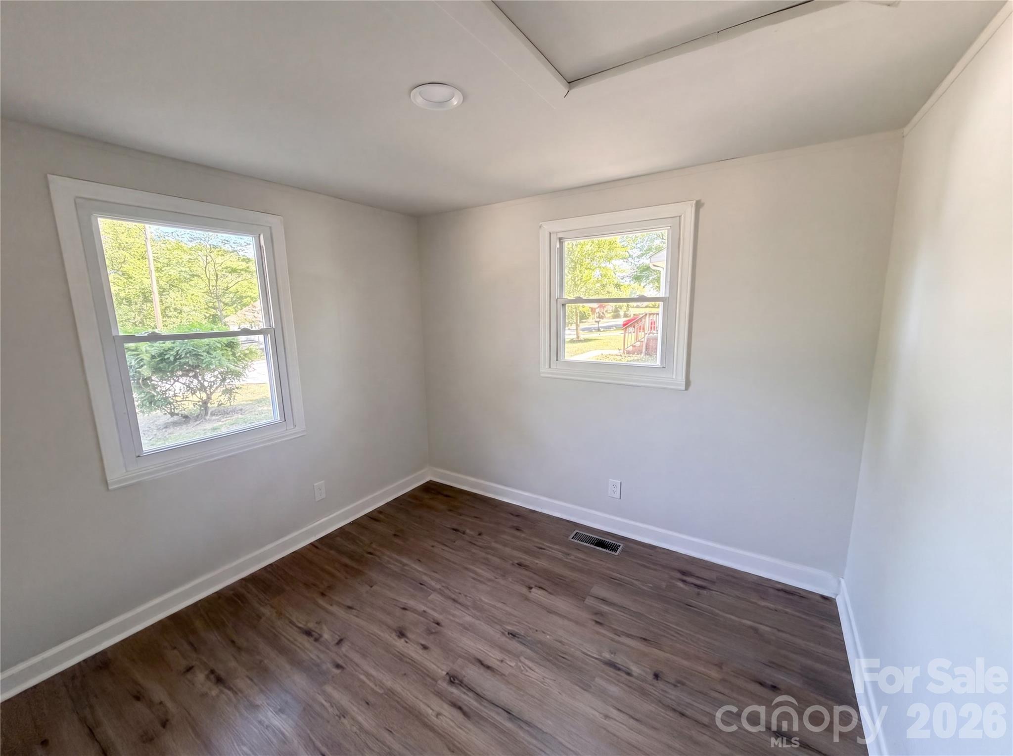 13311 Central Avenue — Huntersville