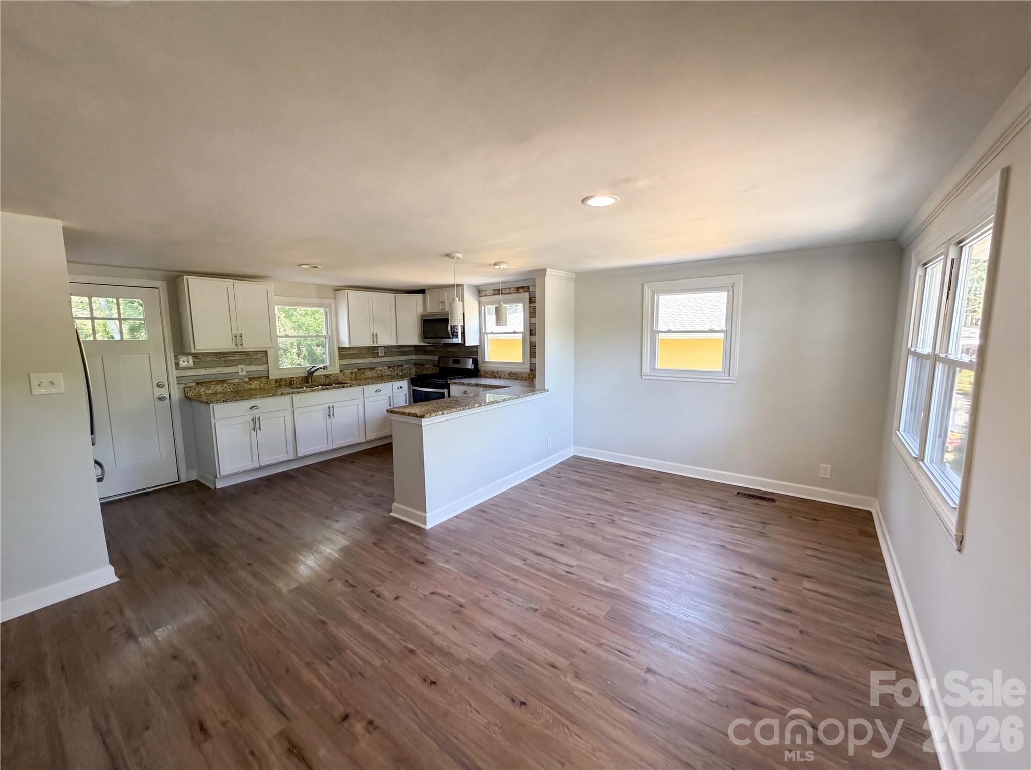 13311 Central Avenue — Huntersville