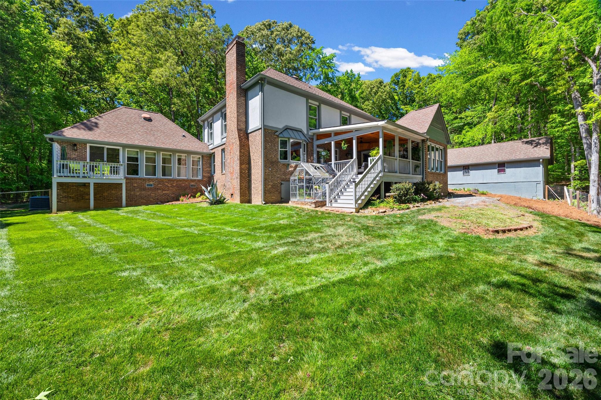 517 Raintree Drive — Matthews