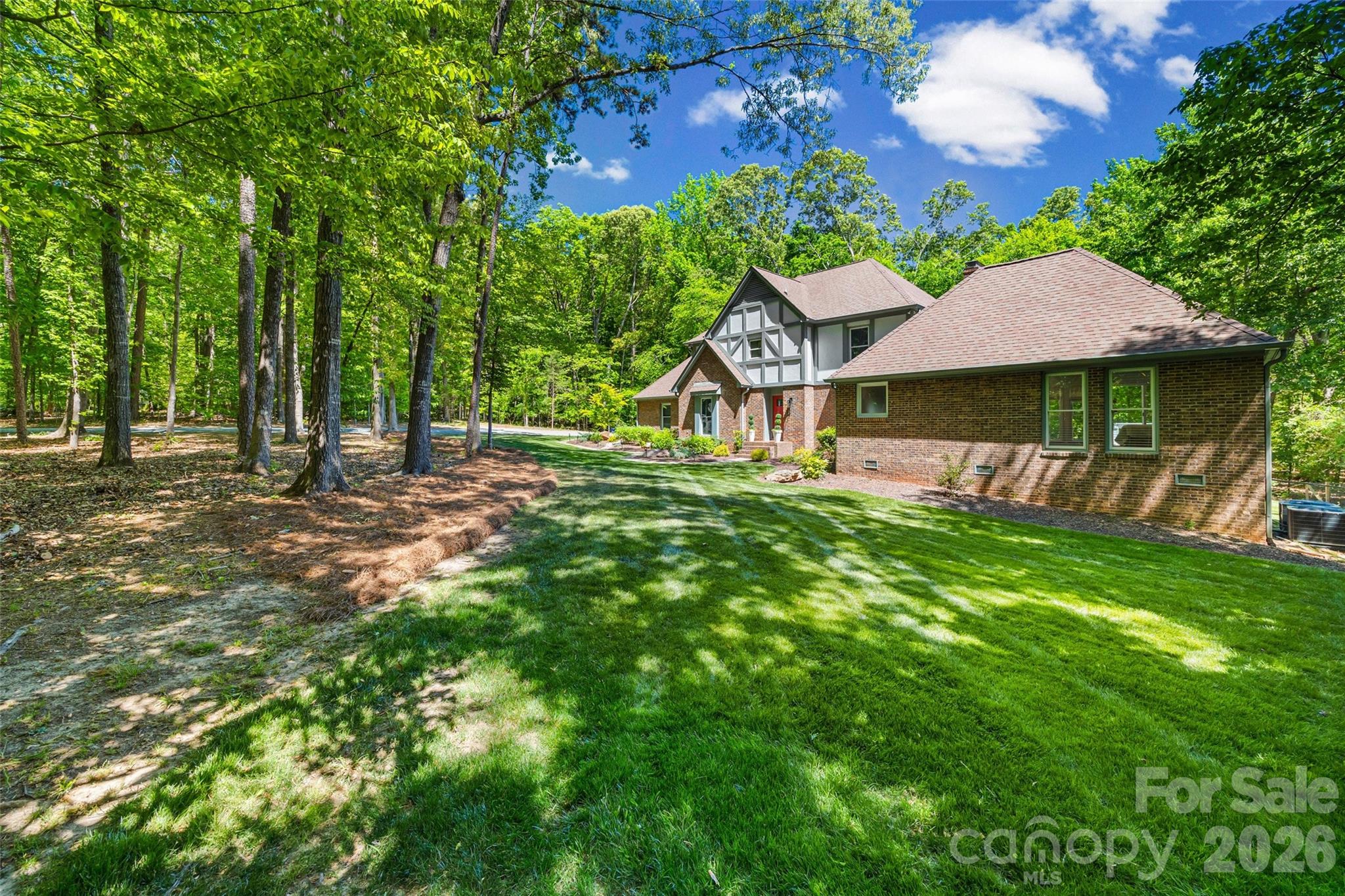 517 Raintree Drive — Matthews