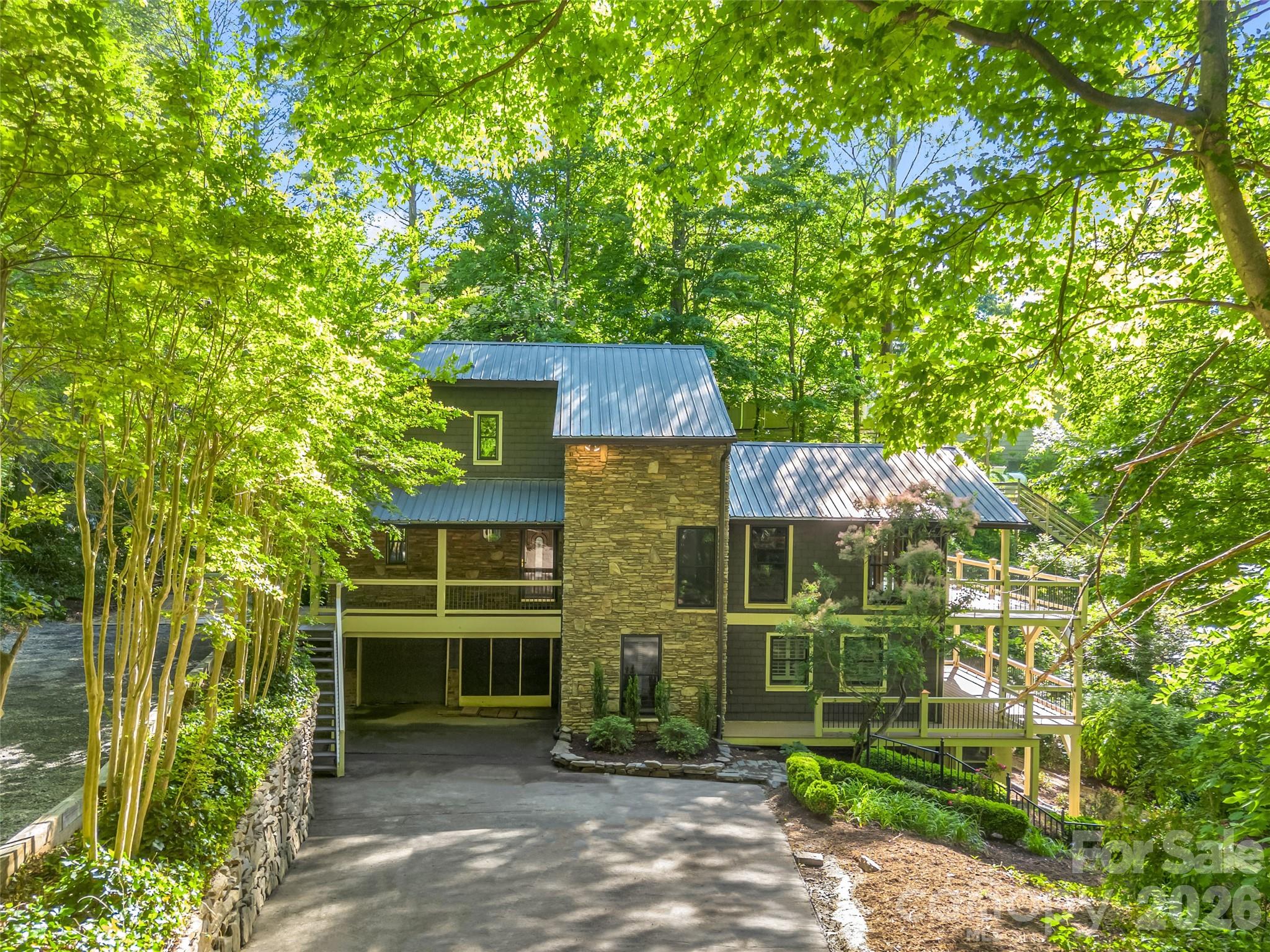 104 Lakeridge Road — Lake Lure