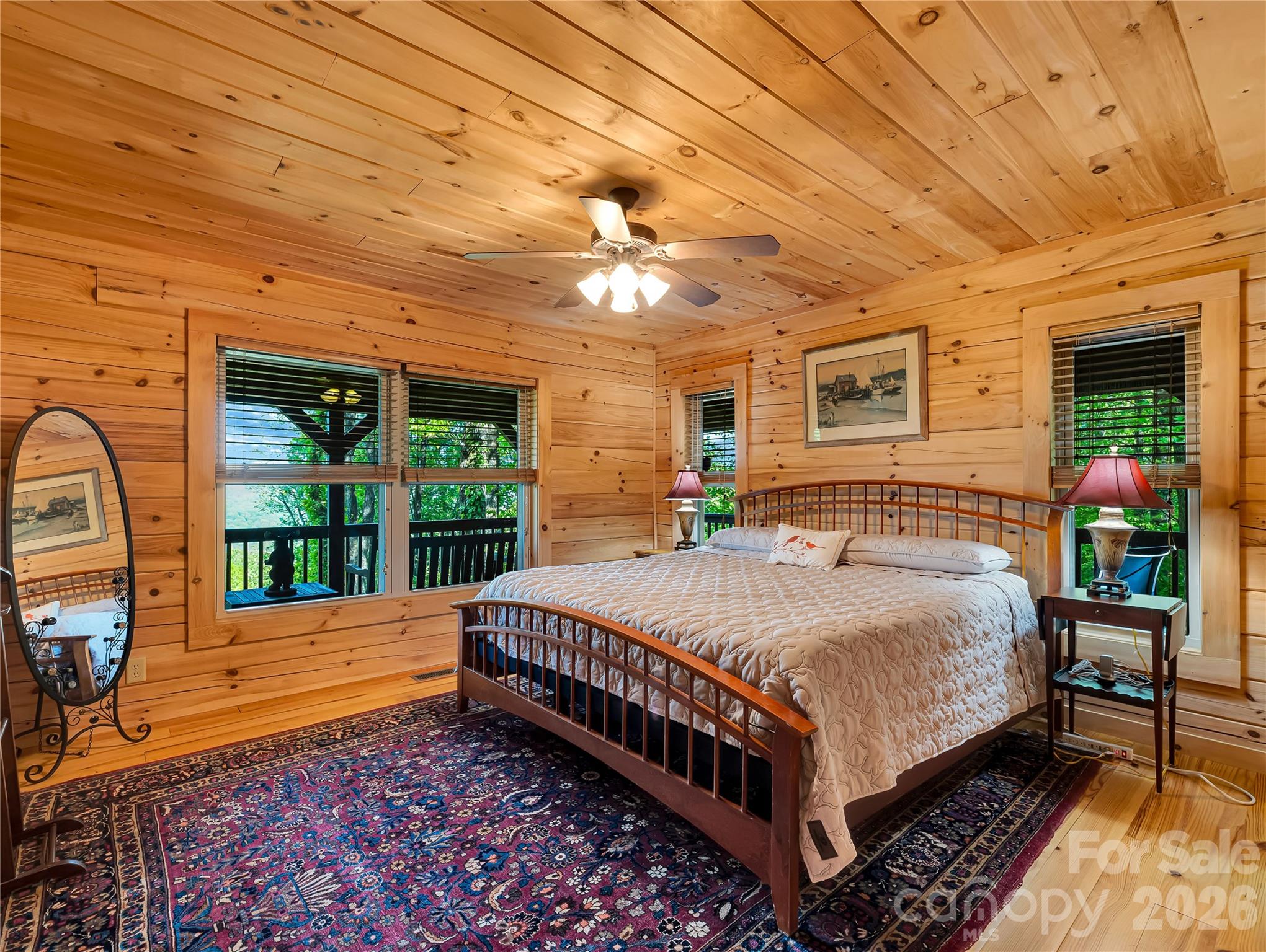 586 Tanglewood Lane — Saluda