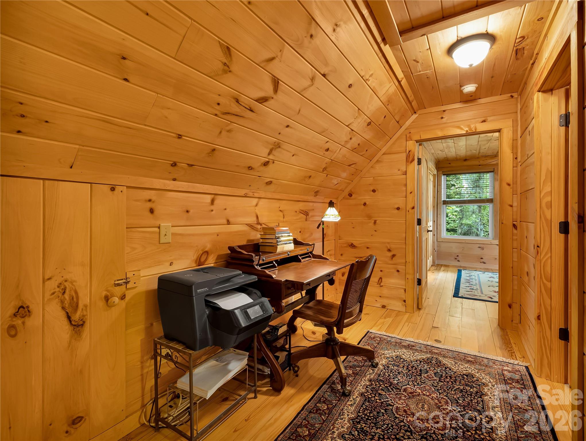 586 Tanglewood Lane — Saluda