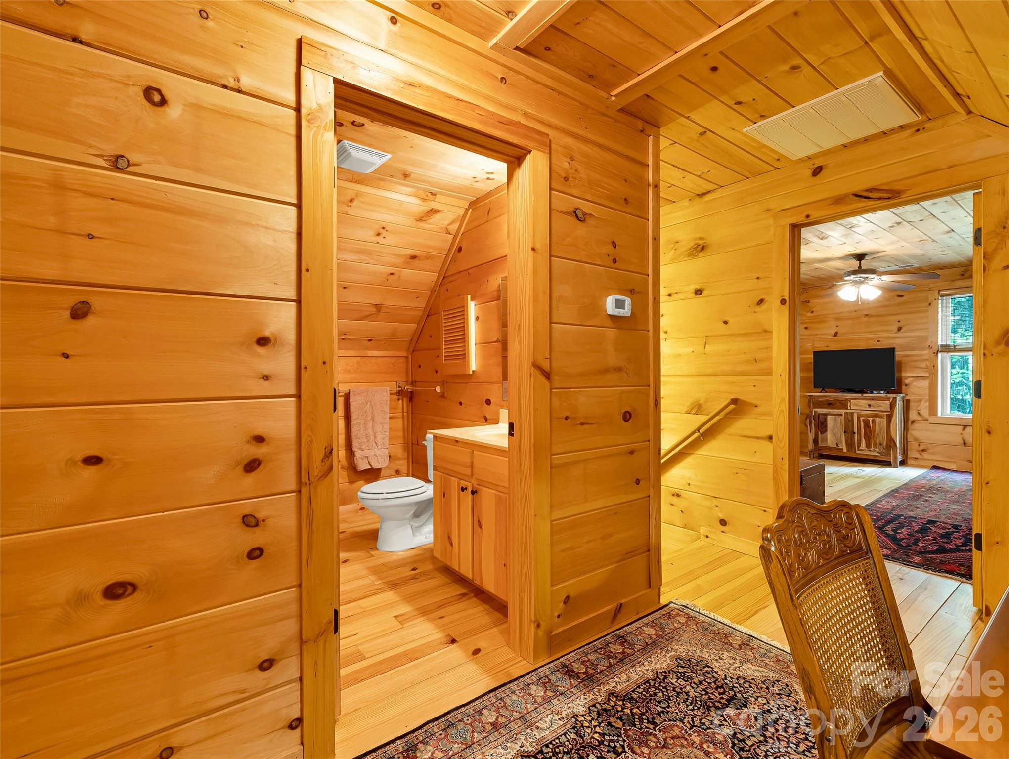 586 Tanglewood Lane — Saluda