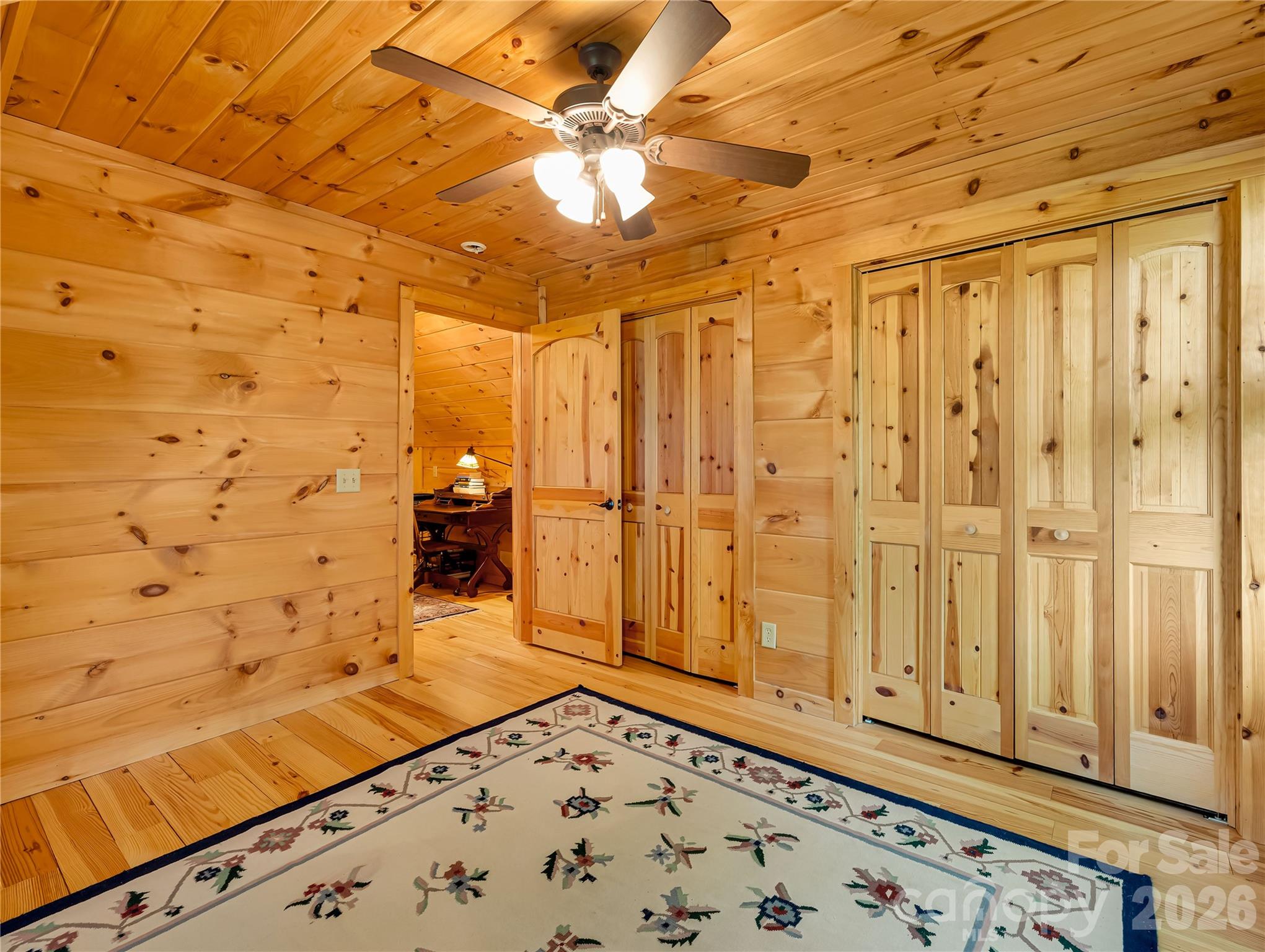 586 Tanglewood Lane — Saluda