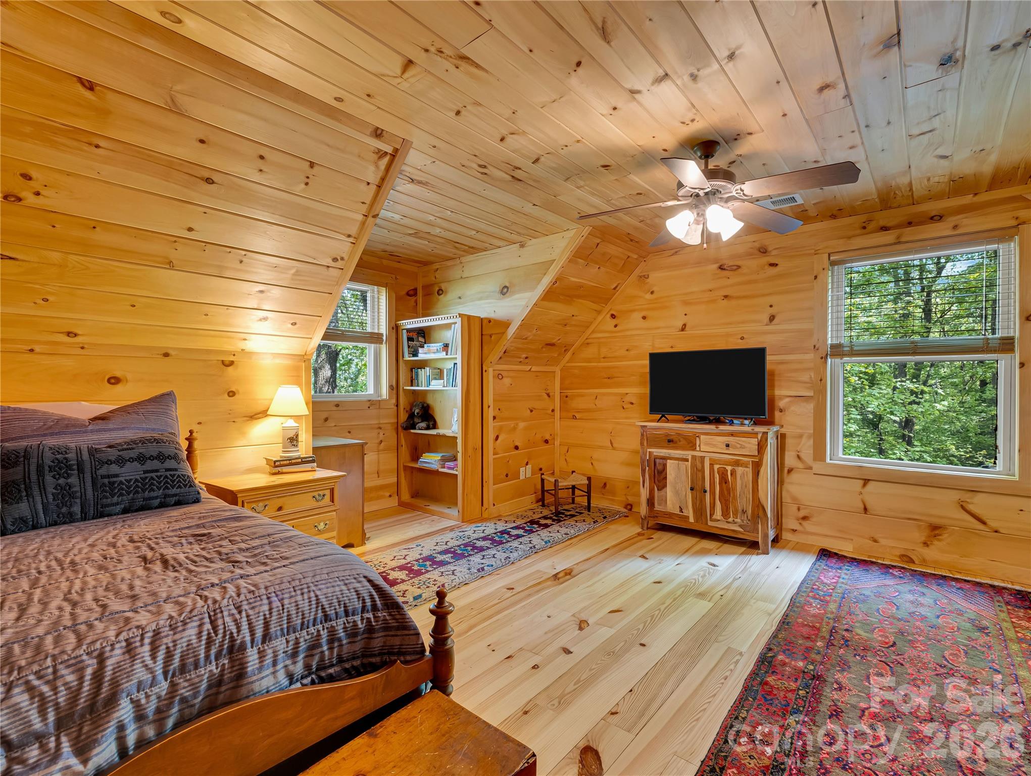 586 Tanglewood Lane — Saluda