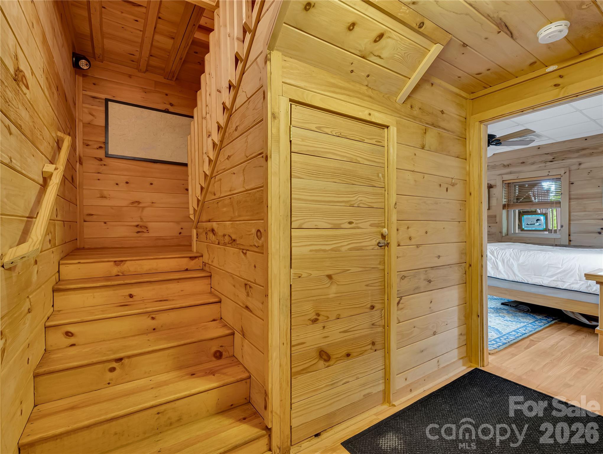586 Tanglewood Lane — Saluda