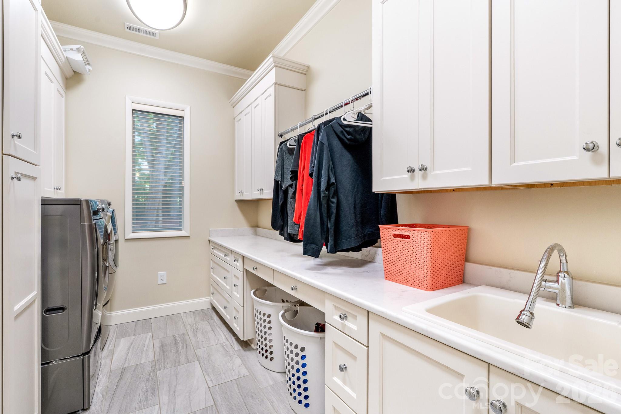 1206 Delaney Drive — Matthews