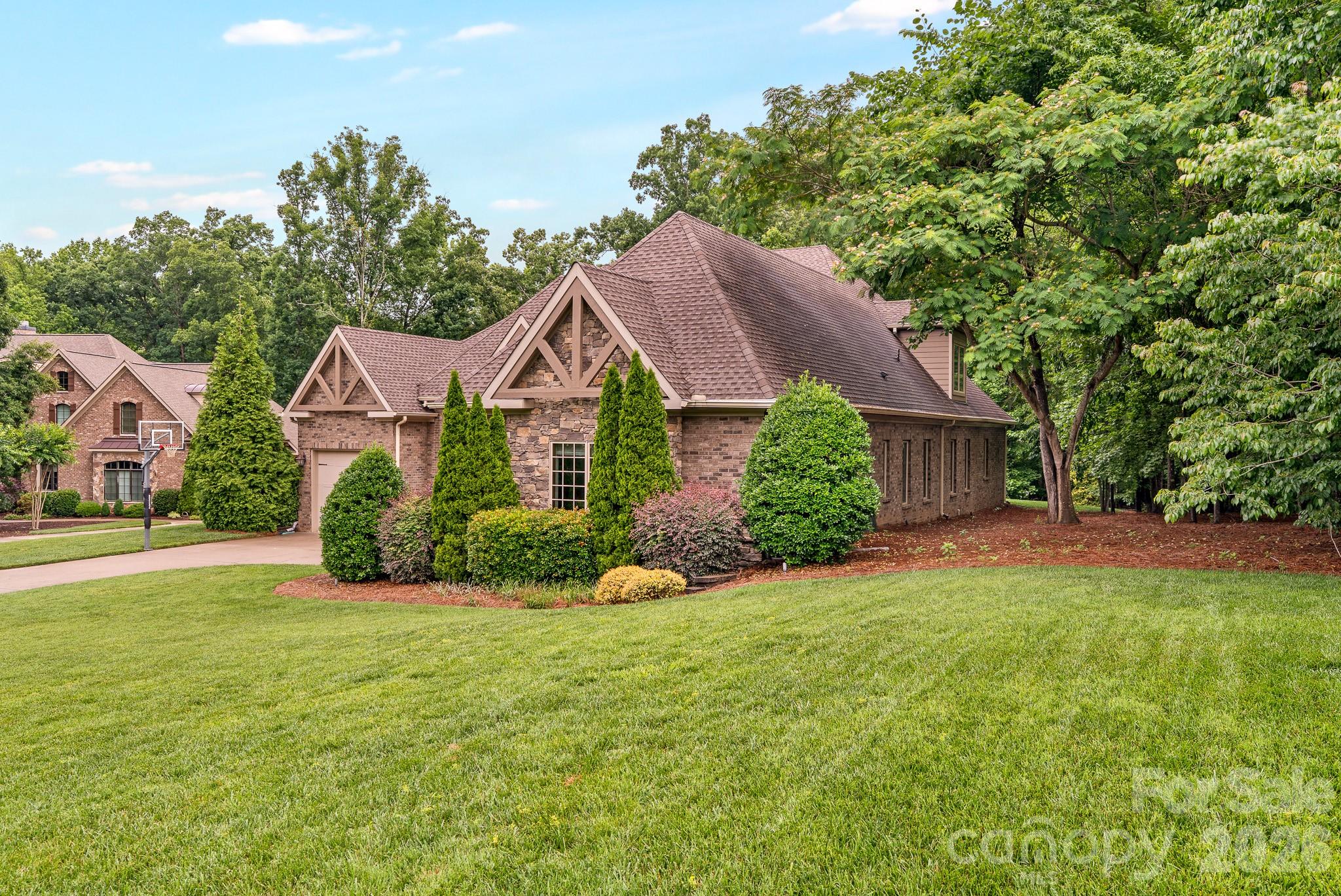 1206 Delaney Drive — Matthews