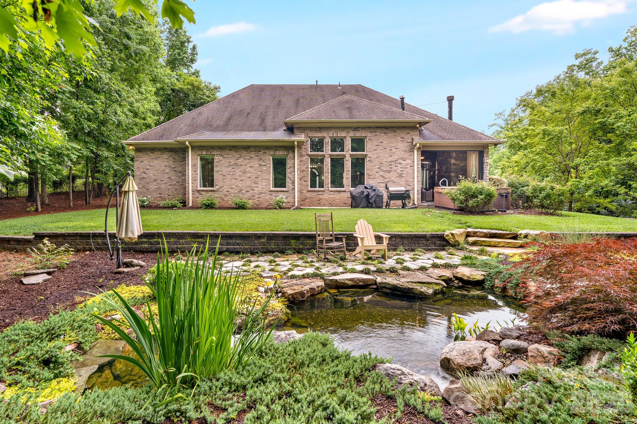 1206 Delaney Drive — Matthews