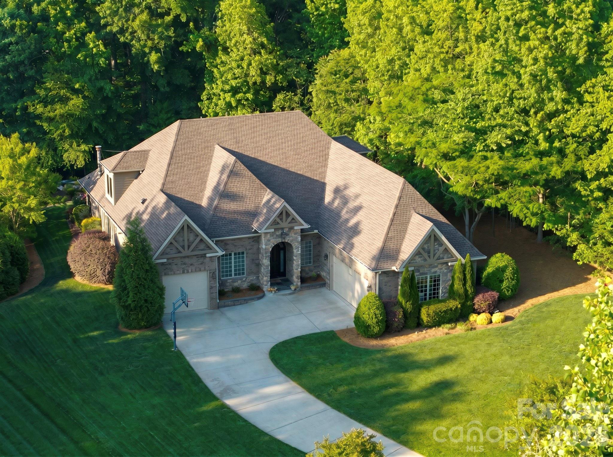 1206 Delaney Drive — Matthews