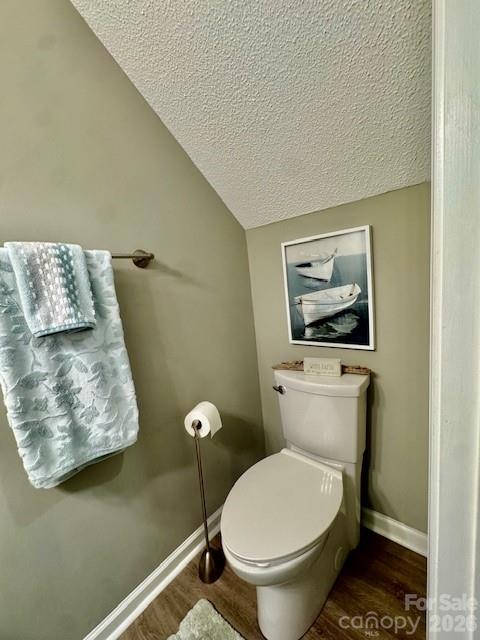 3261 White Oak Court — Claremont