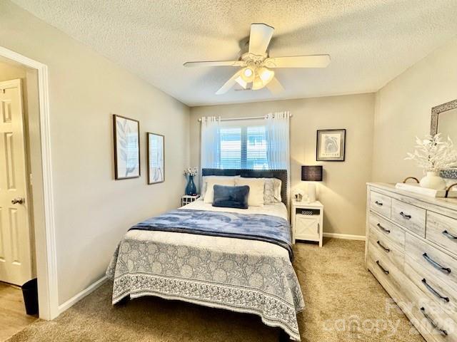3261 White Oak Court — Claremont