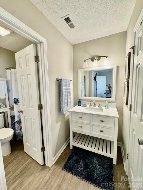 3261 White Oak Court — Claremont