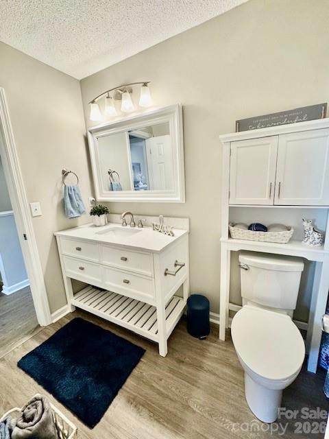 3261 White Oak Court — Claremont