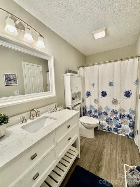 3261 White Oak Court — Claremont