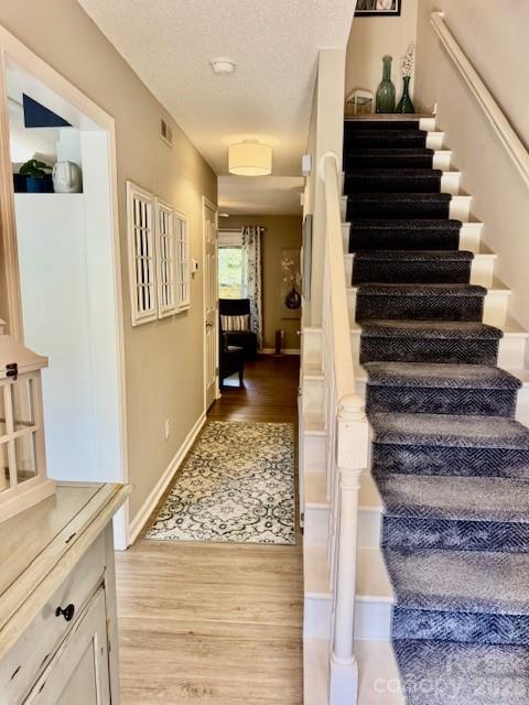 3261 White Oak Court — Claremont