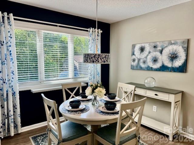 3261 White Oak Court — Claremont