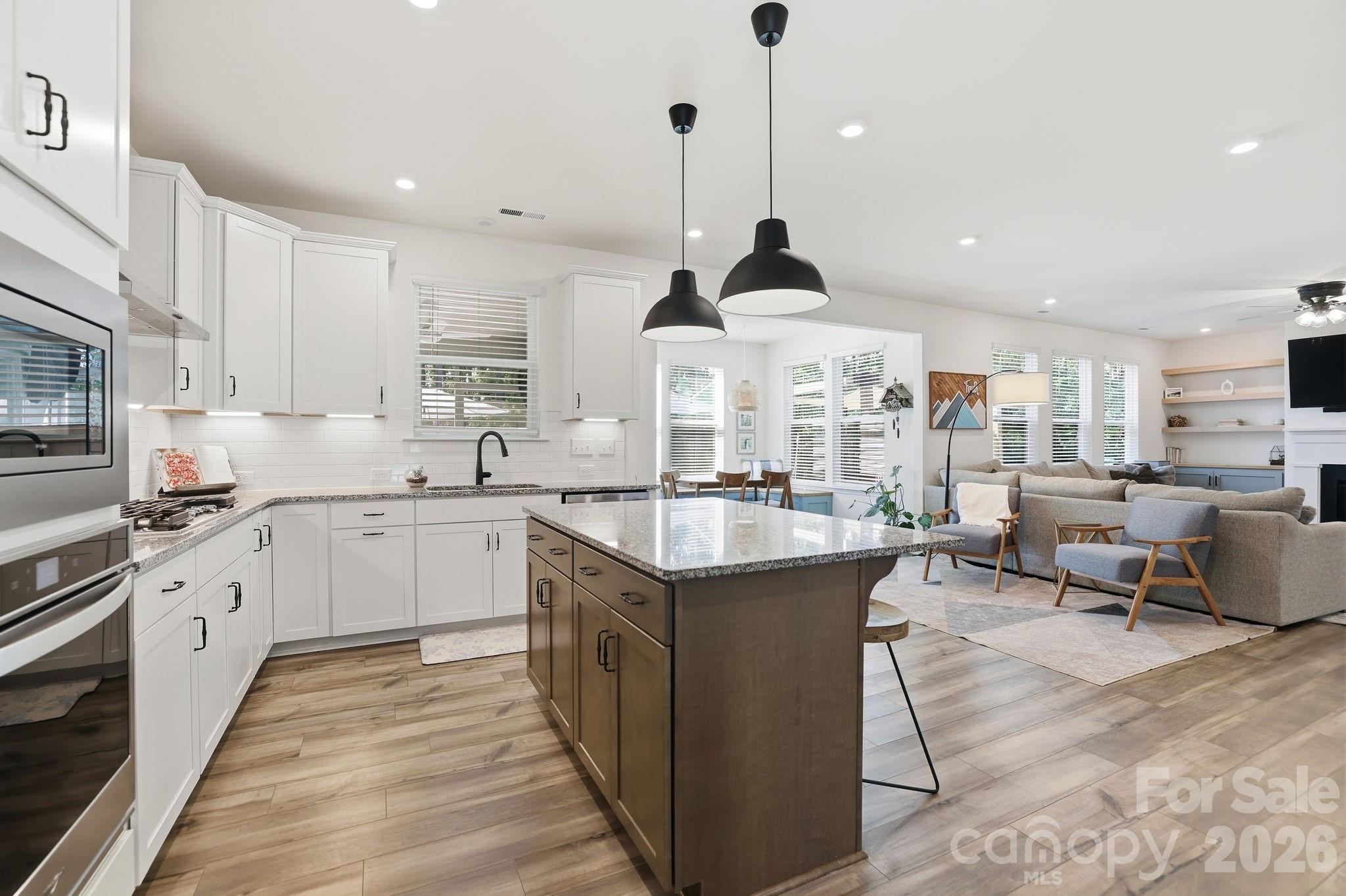 1560 Striped Bass Lane — Clover