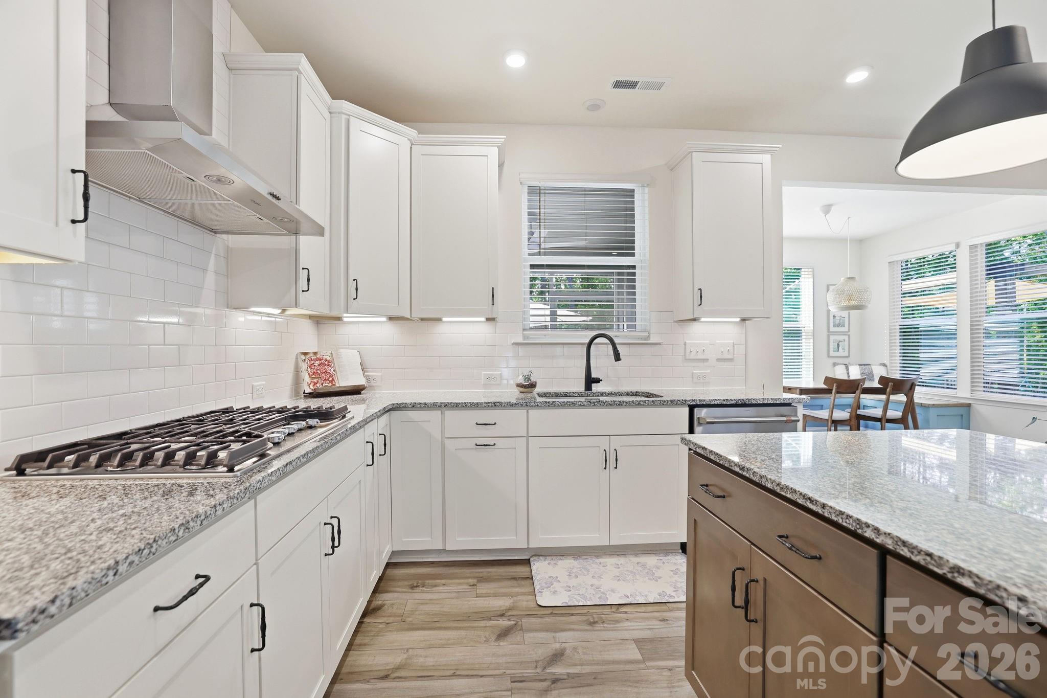 1560 Striped Bass Lane — Clover