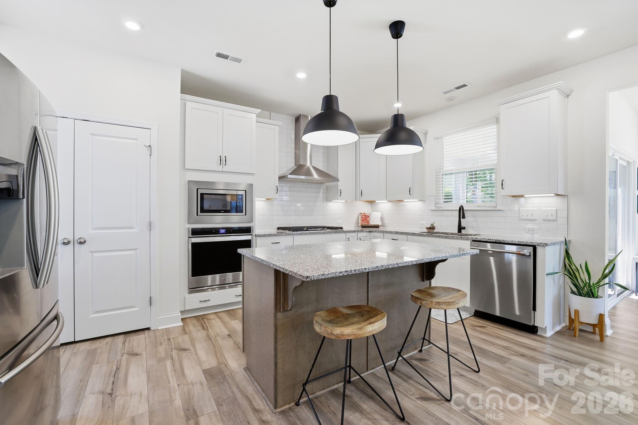 1560 Striped Bass Lane — Clover