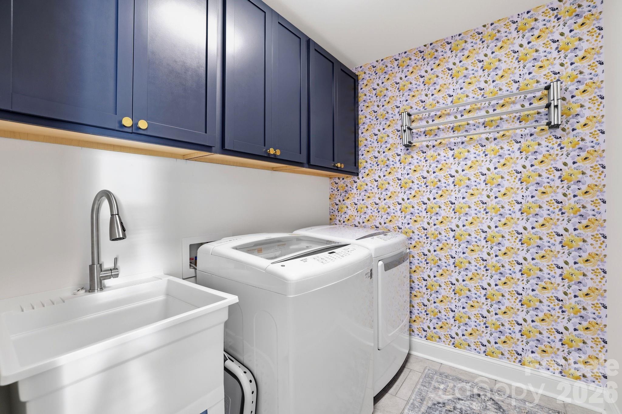 1560 Striped Bass Lane — Clover