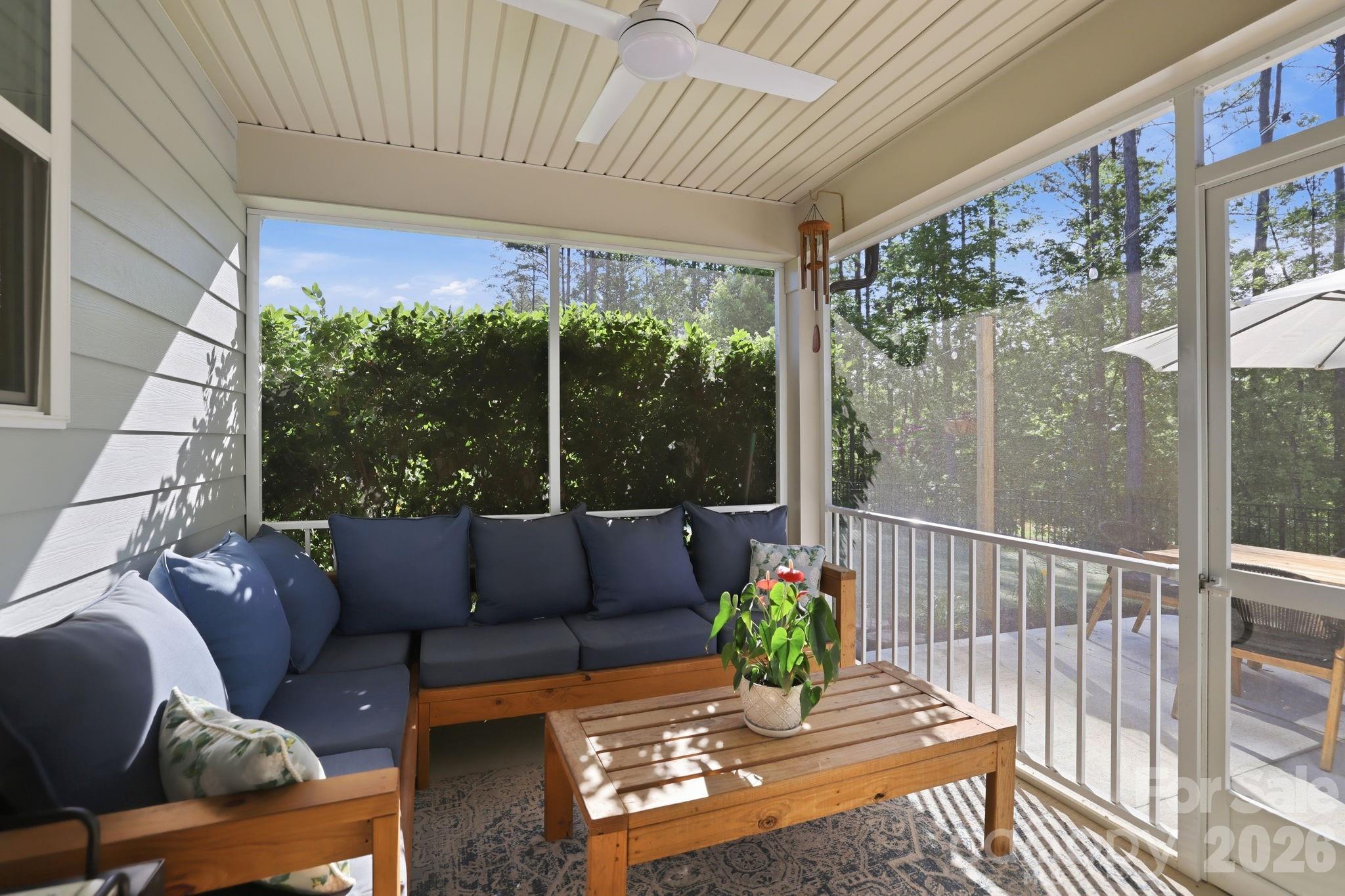 1560 Striped Bass Lane — Clover