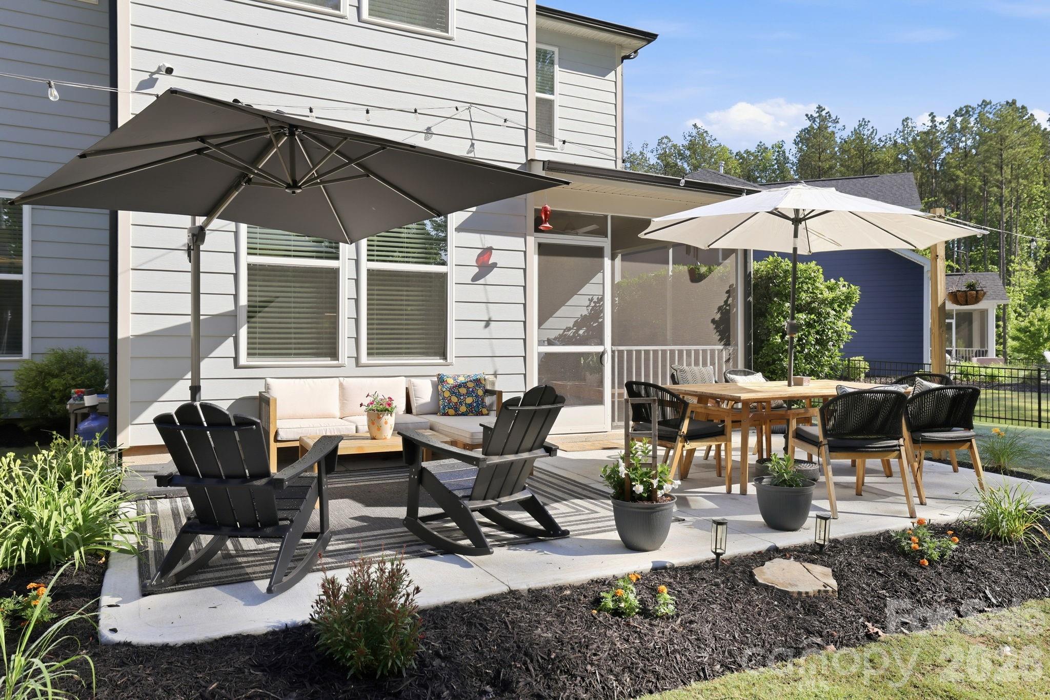 1560 Striped Bass Lane — Clover
