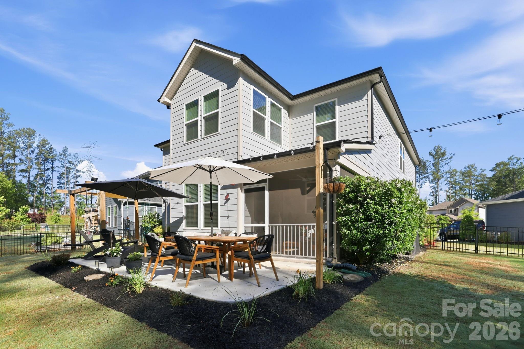 1560 Striped Bass Lane — Clover