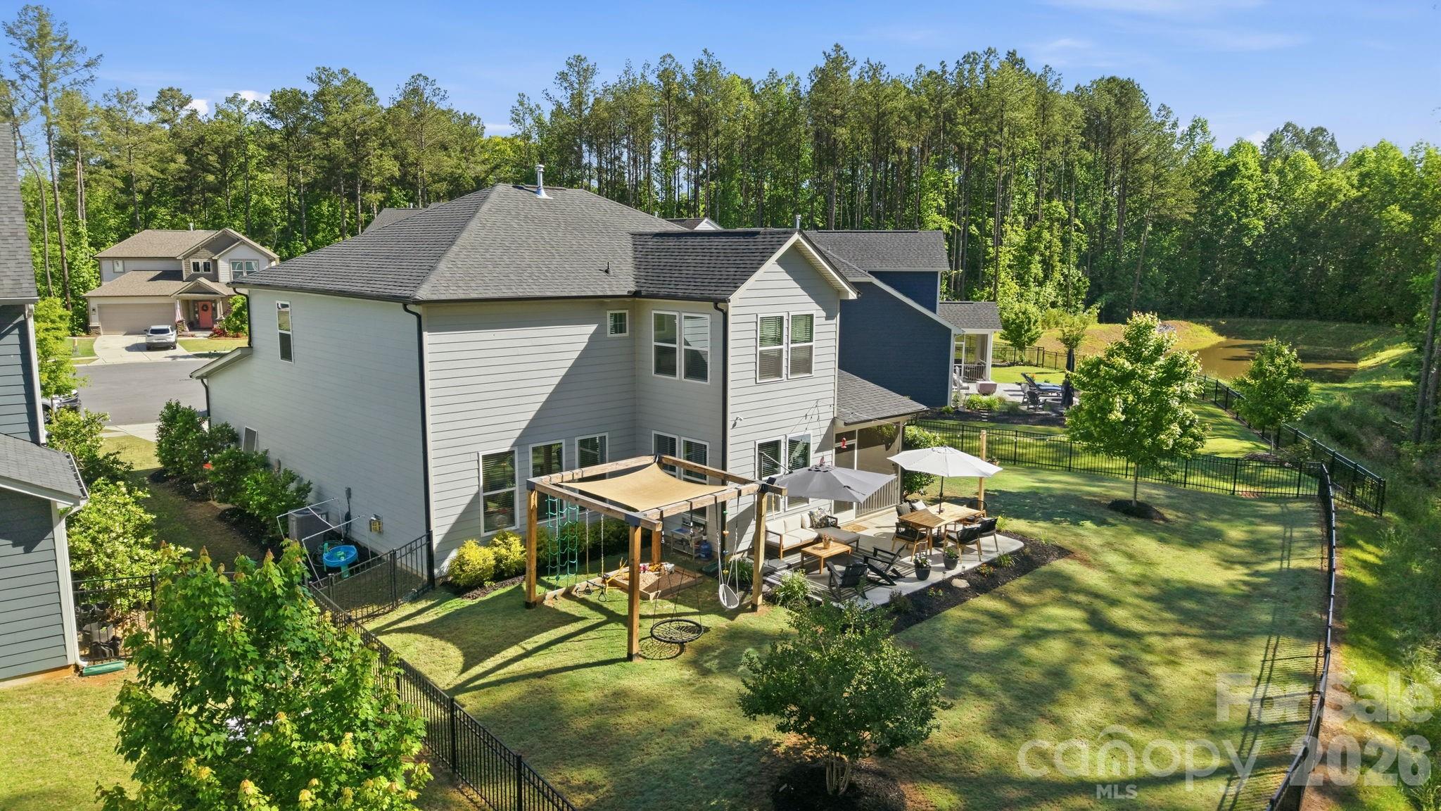 1560 Striped Bass Lane — Clover