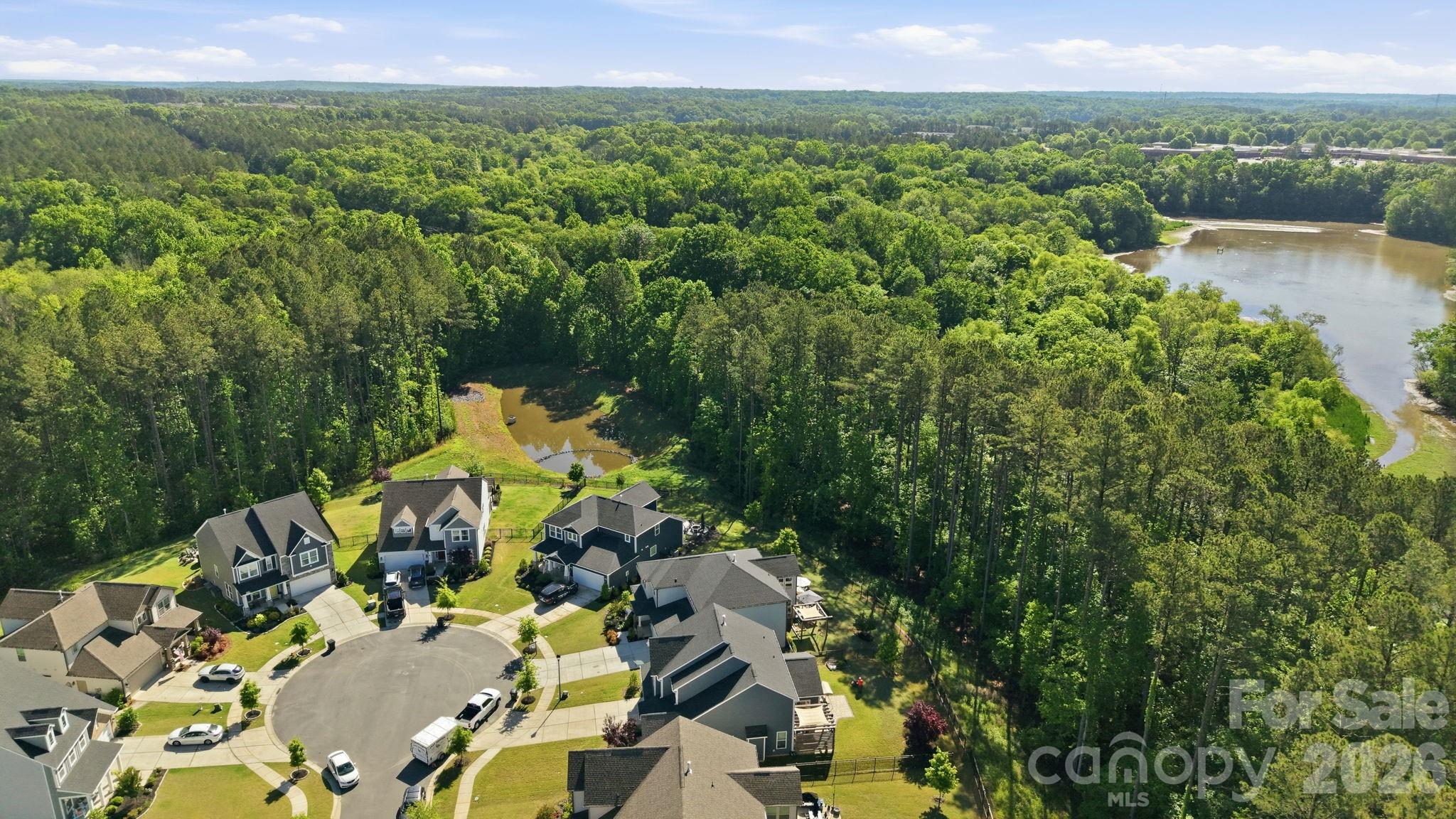 1560 Striped Bass Lane — Clover