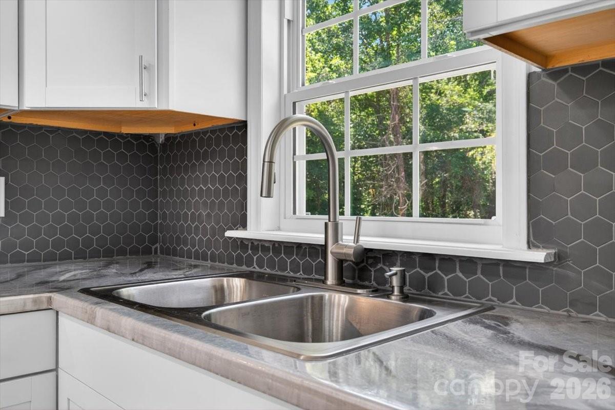 200 Eufola Road — Statesville