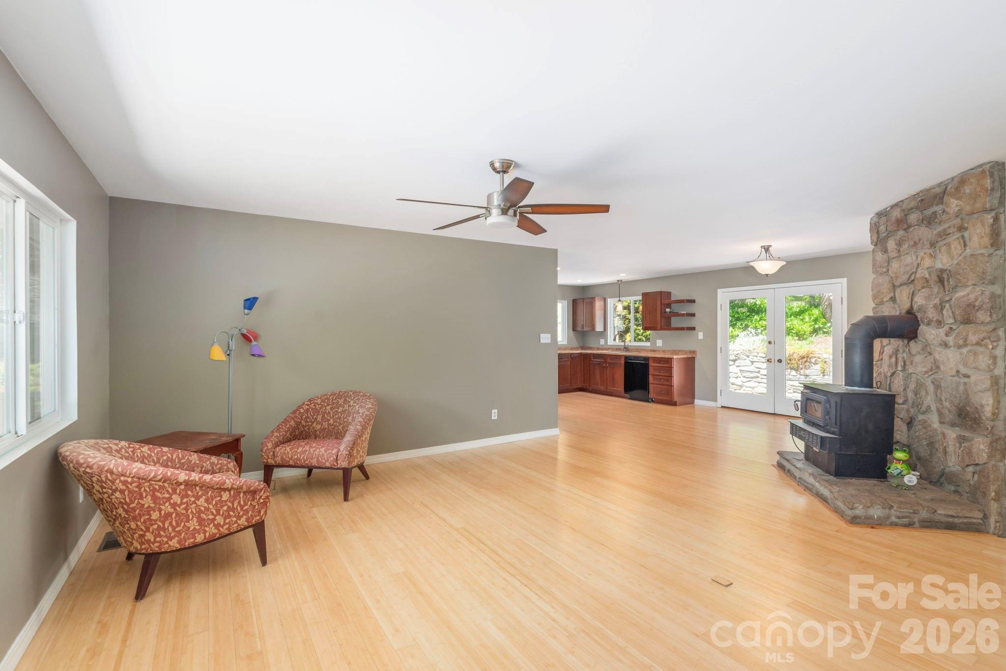 155 Old Starnes Cove Road — Asheville