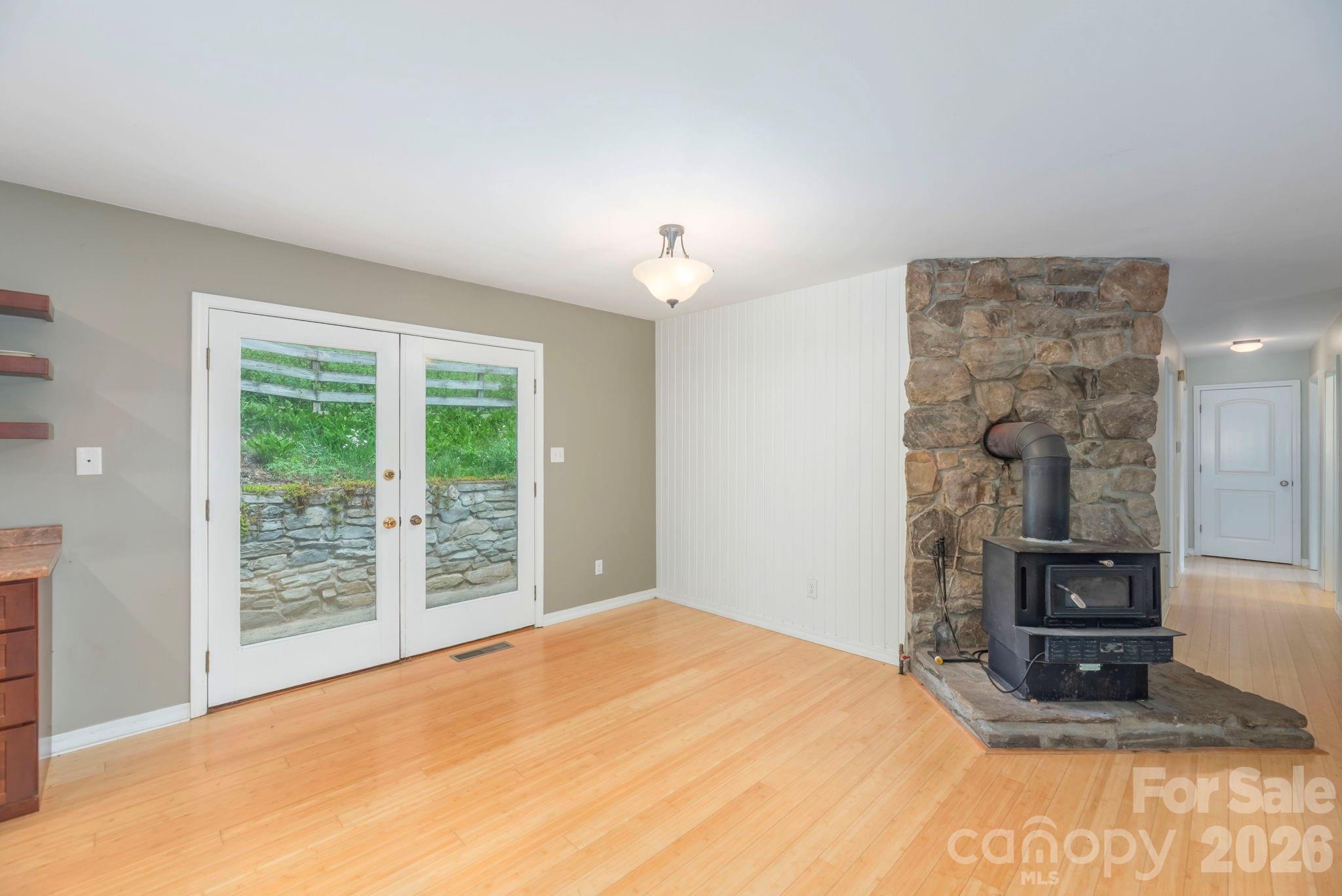 155 Old Starnes Cove Road — Asheville