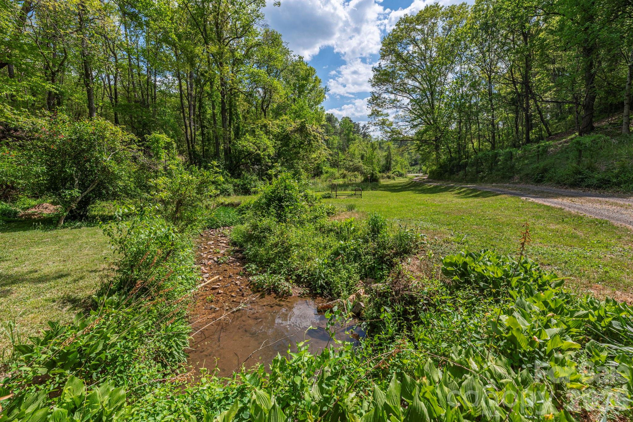 155 Old Starnes Cove Road — Asheville