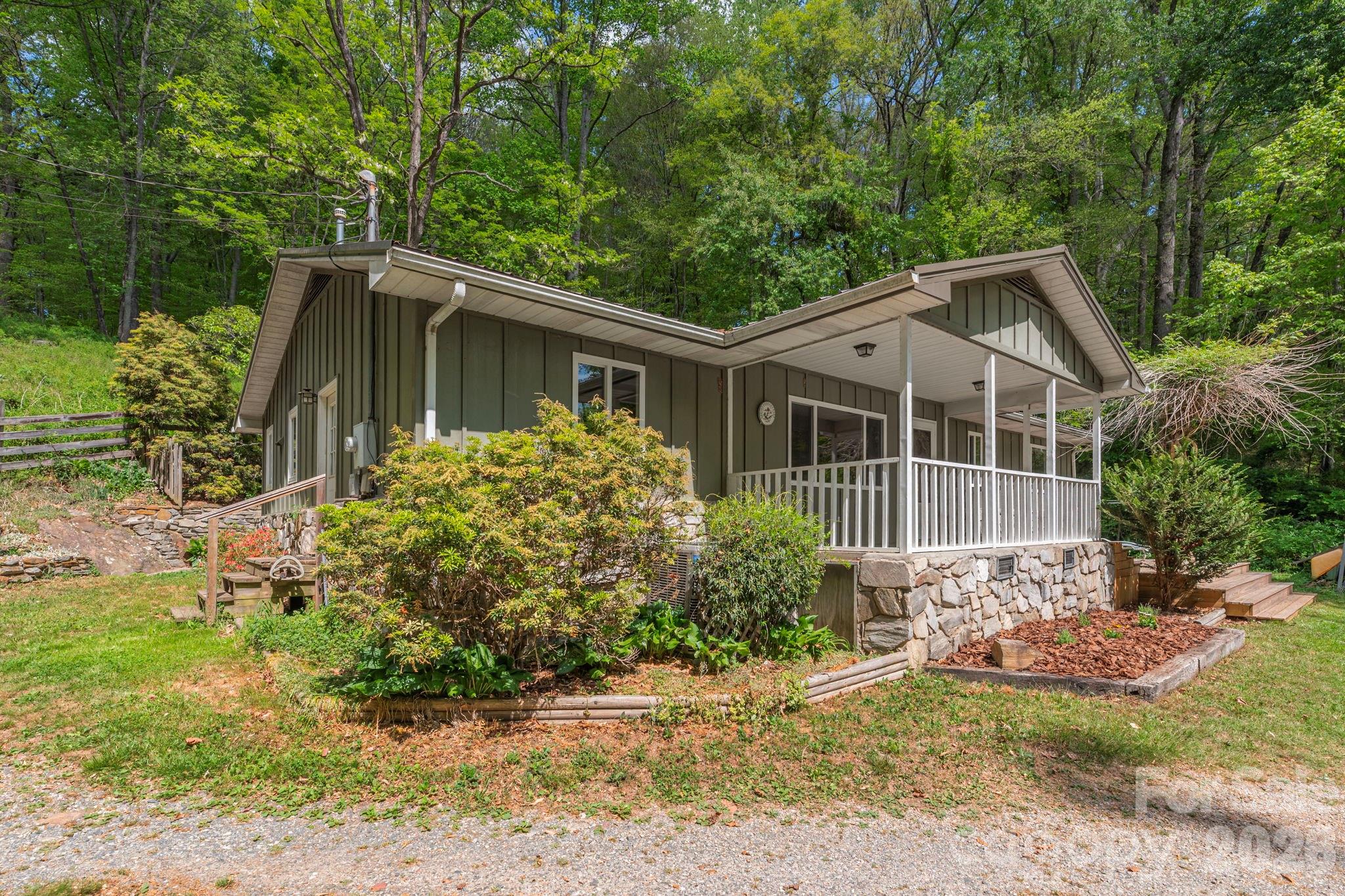 155 Old Starnes Cove Road — Asheville