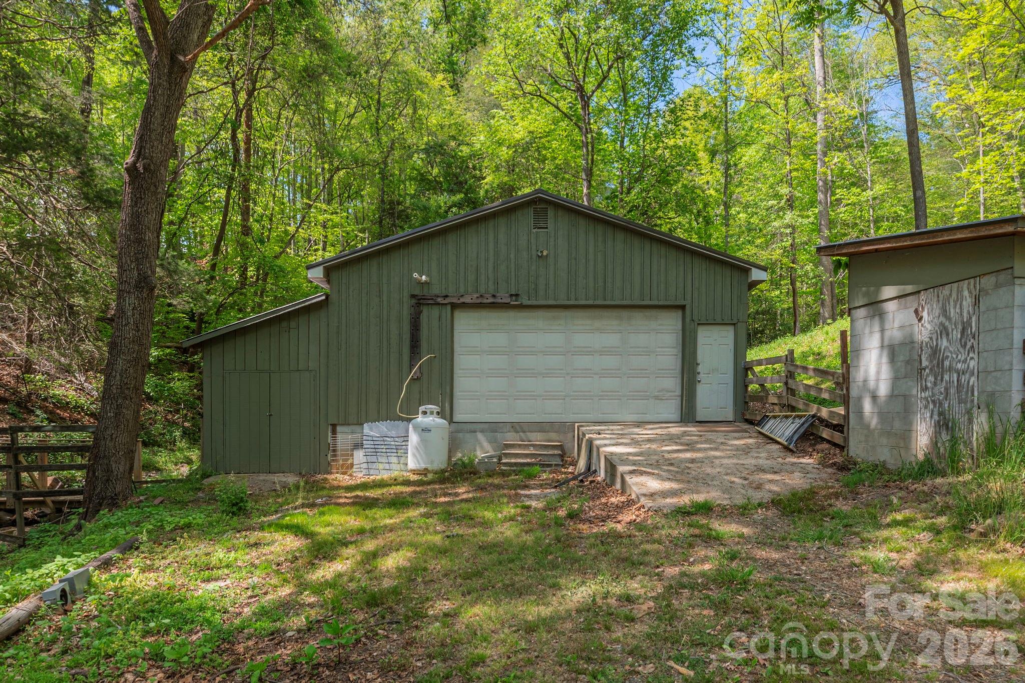 155 Old Starnes Cove Road — Asheville