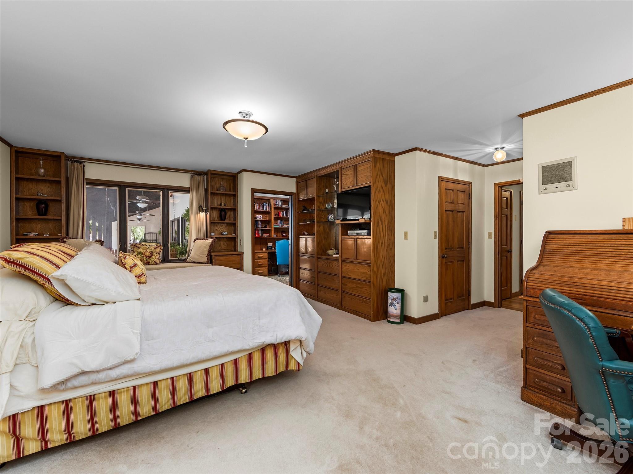 69 Forest Road — Asheville
