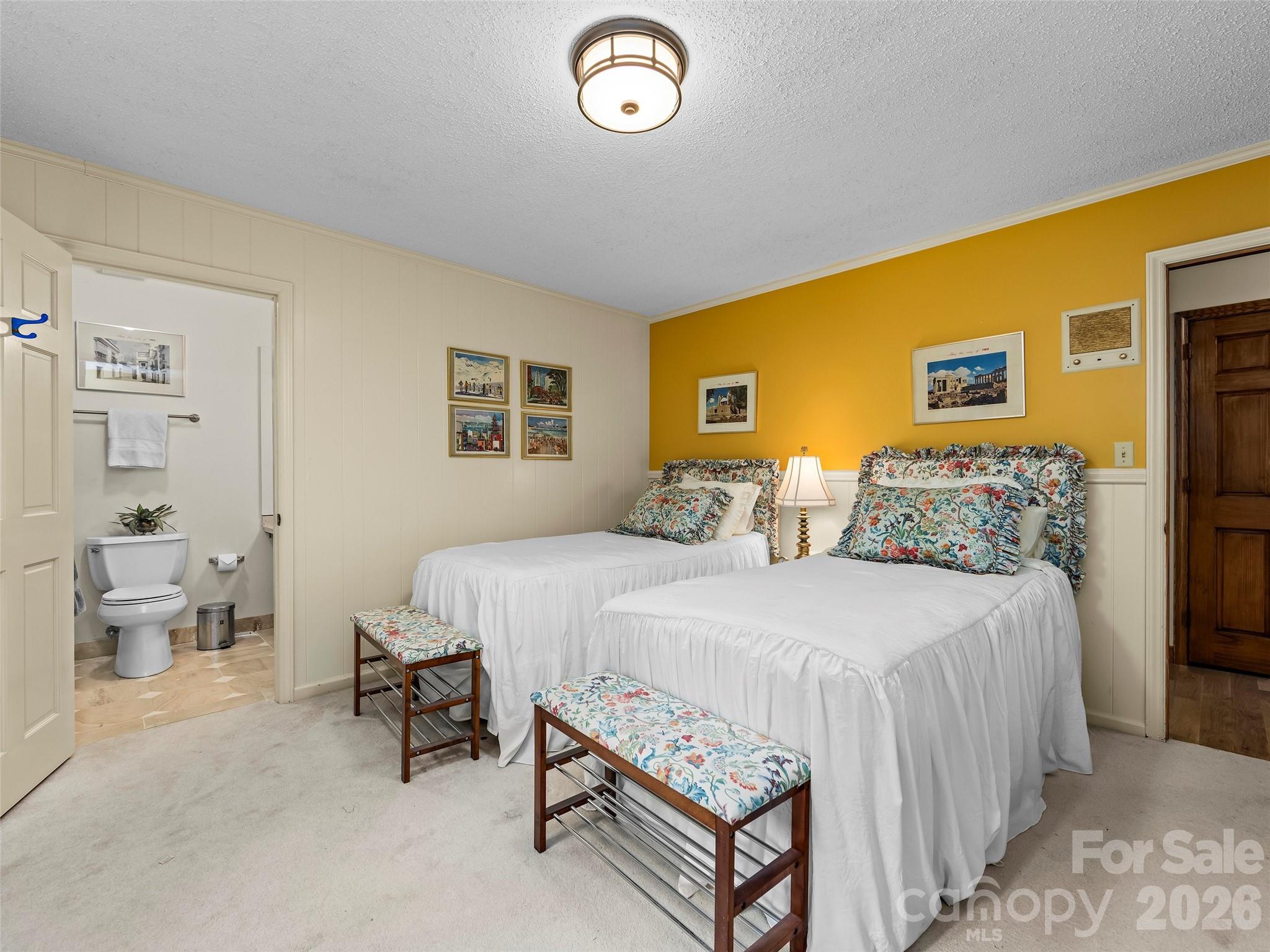 69 Forest Road — Asheville