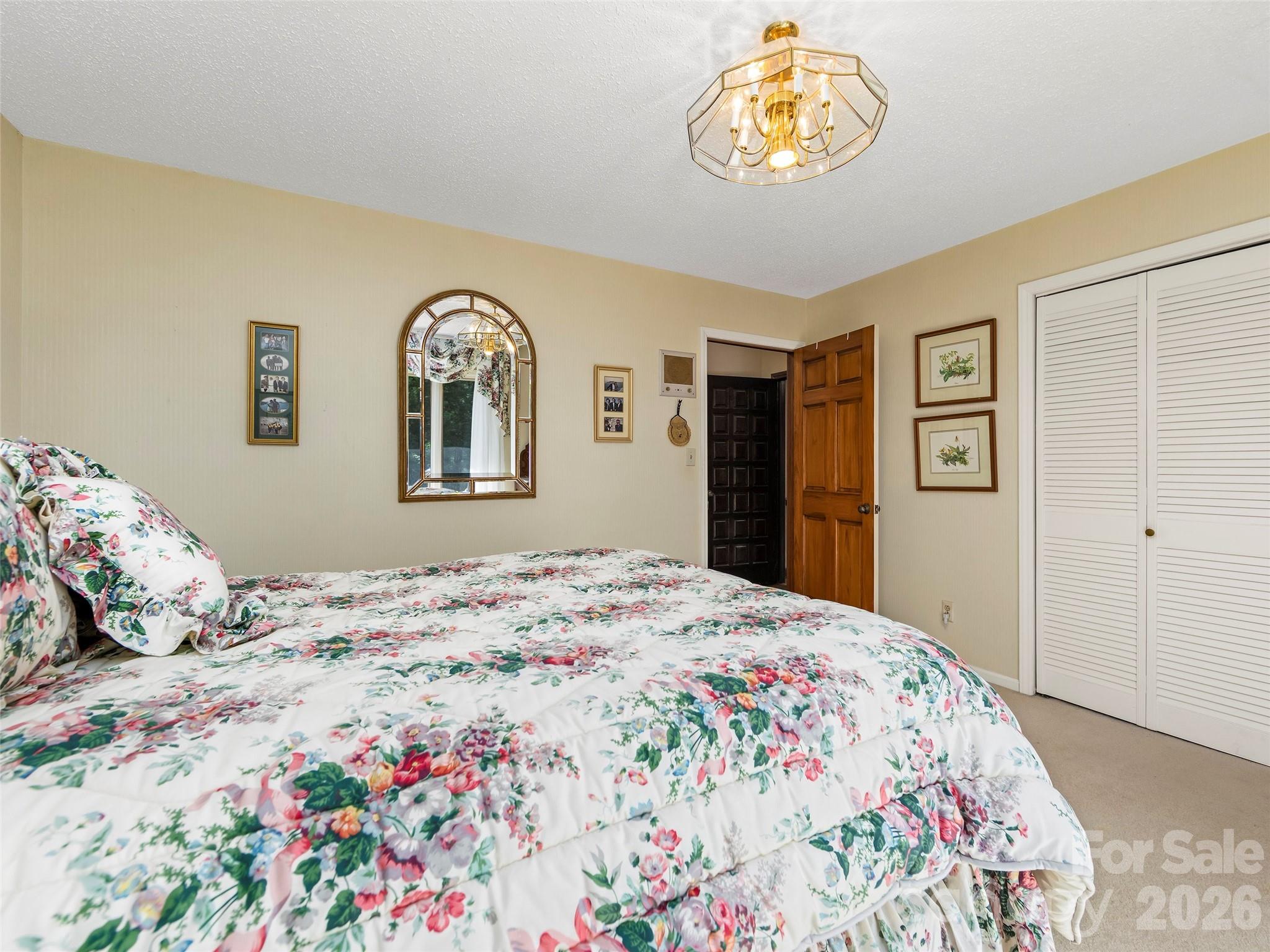 69 Forest Road — Asheville