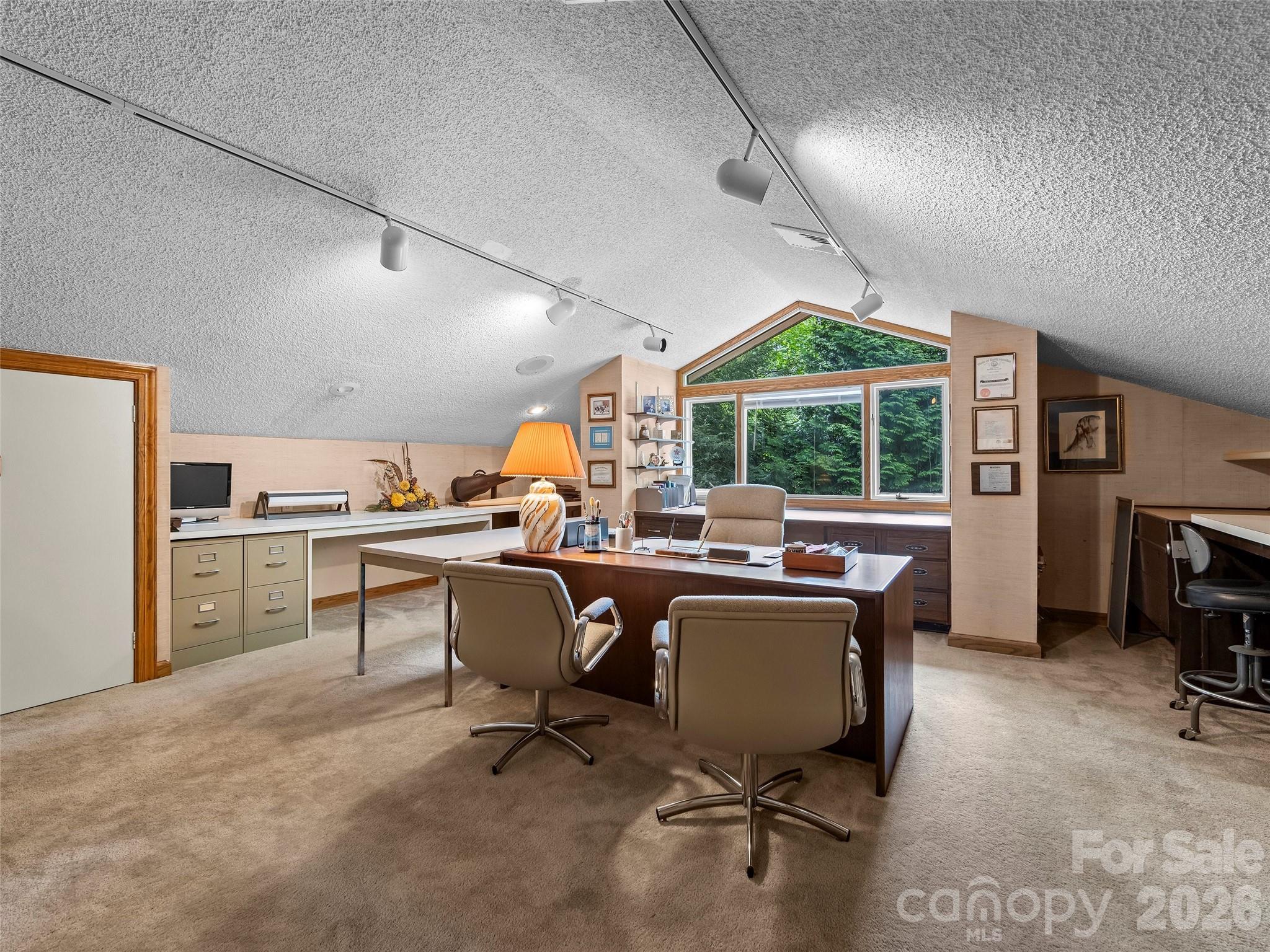 69 Forest Road — Asheville
