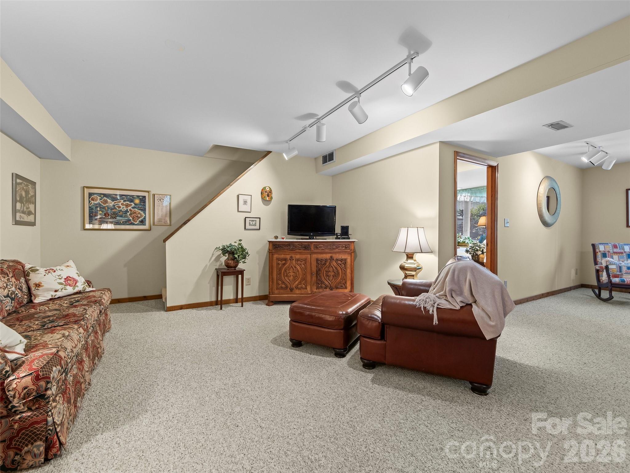 69 Forest Road — Asheville