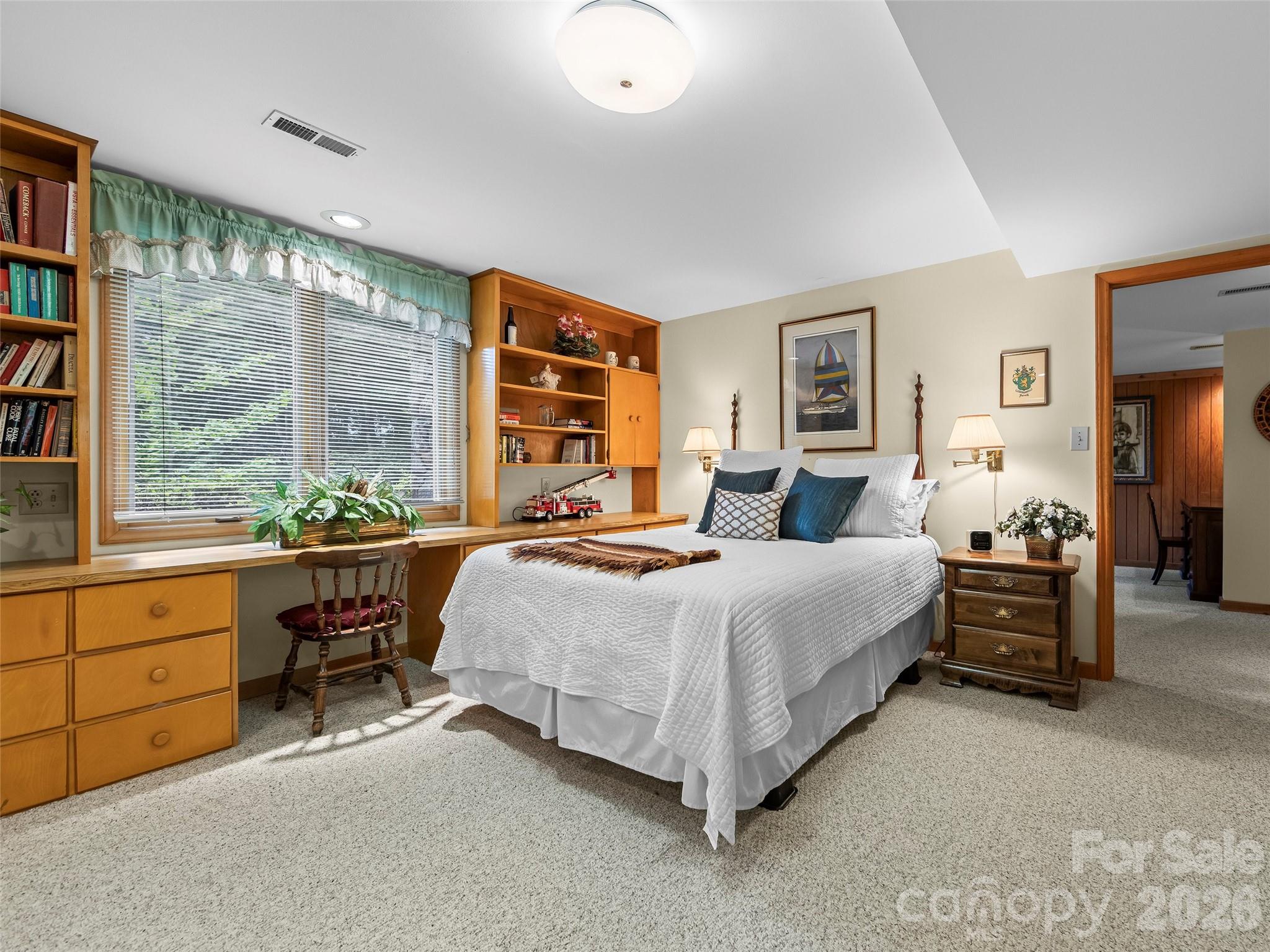 69 Forest Road — Asheville