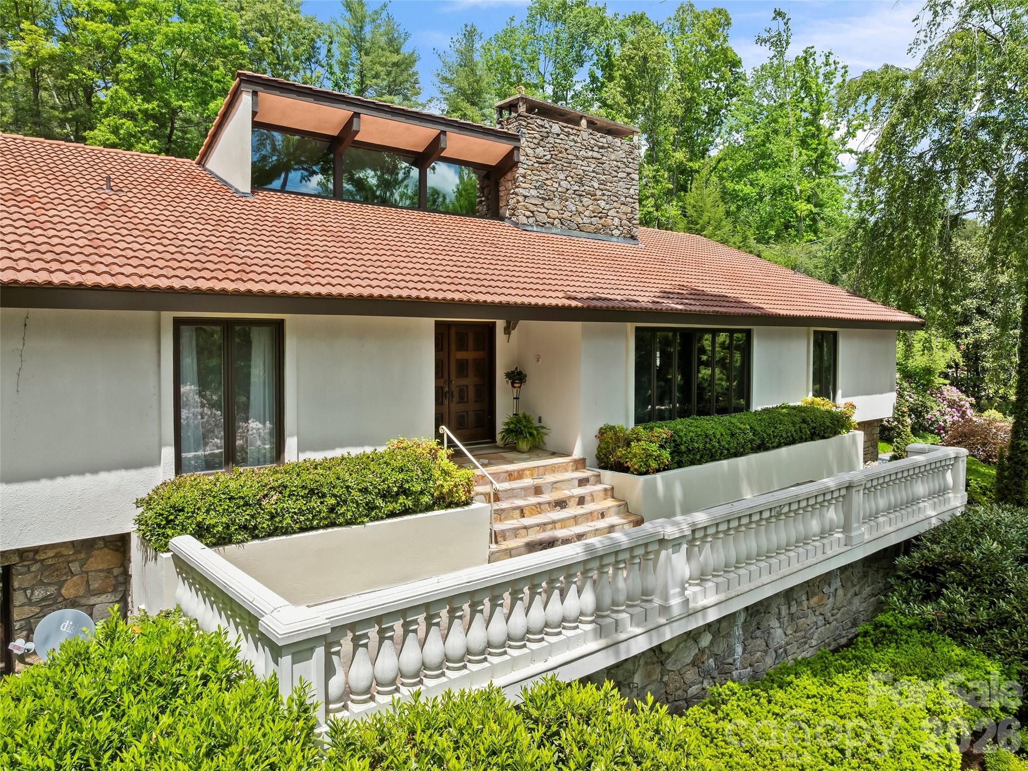 69 Forest Road — Asheville