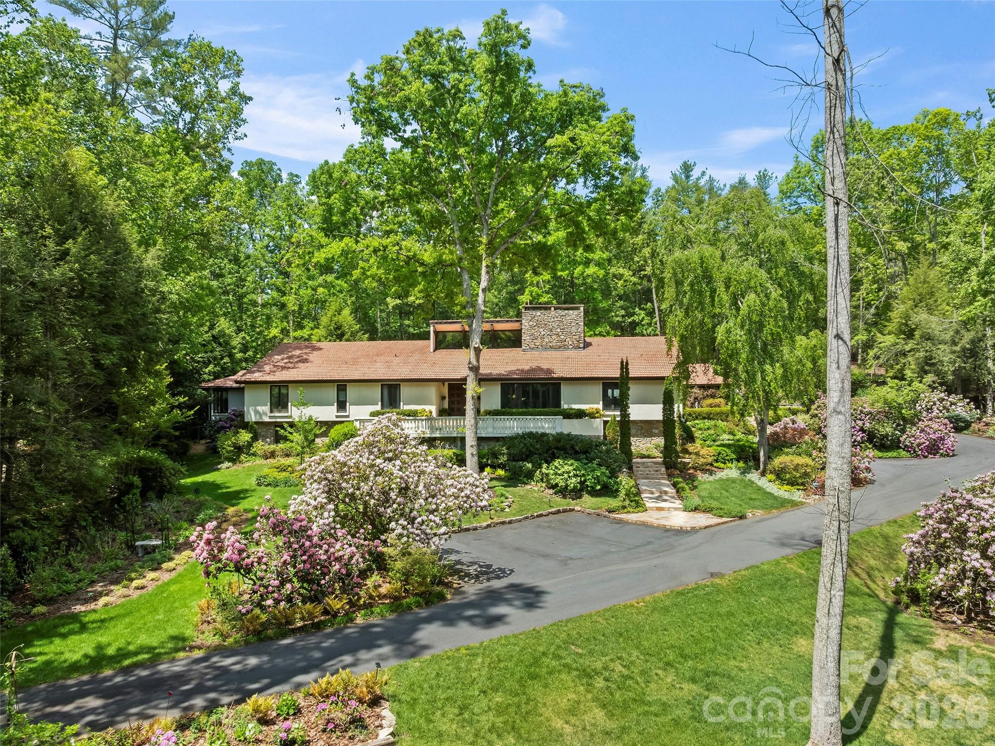 69 Forest Road — Asheville